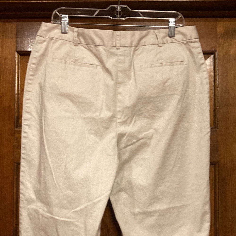 Size 16 Monterey Bay Ivory/Light Khaki Crop Pants - Picture 6 of 10